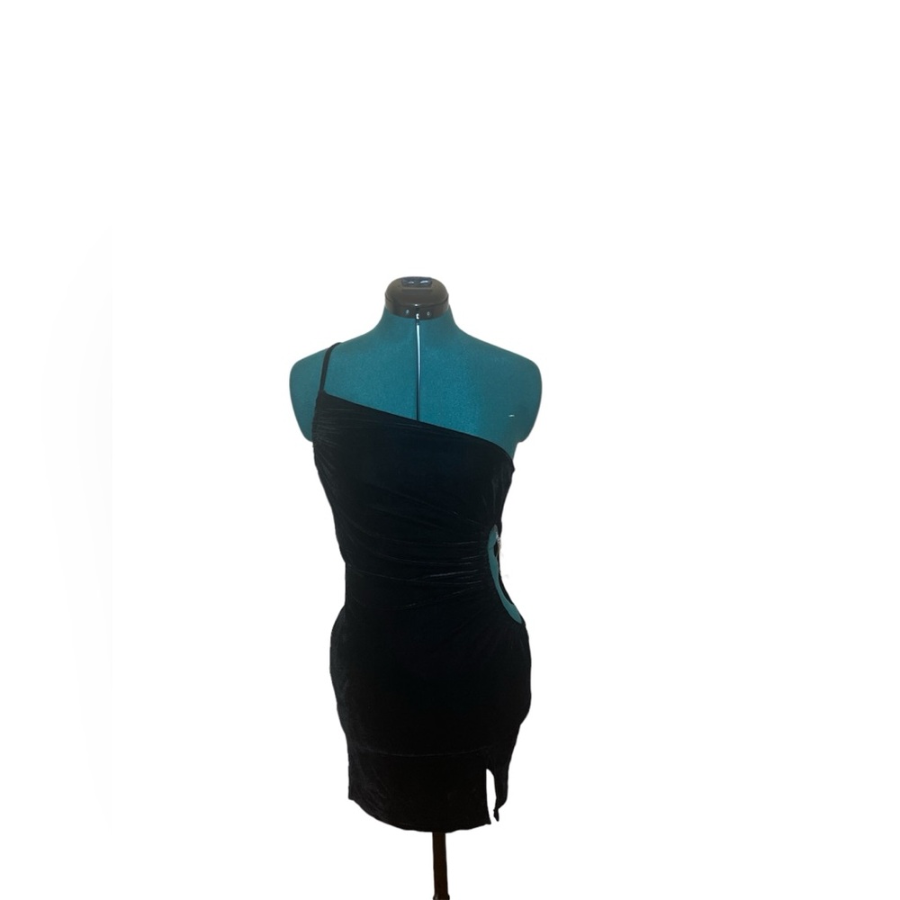 Parisian one shoulder cut out velvet dress in black